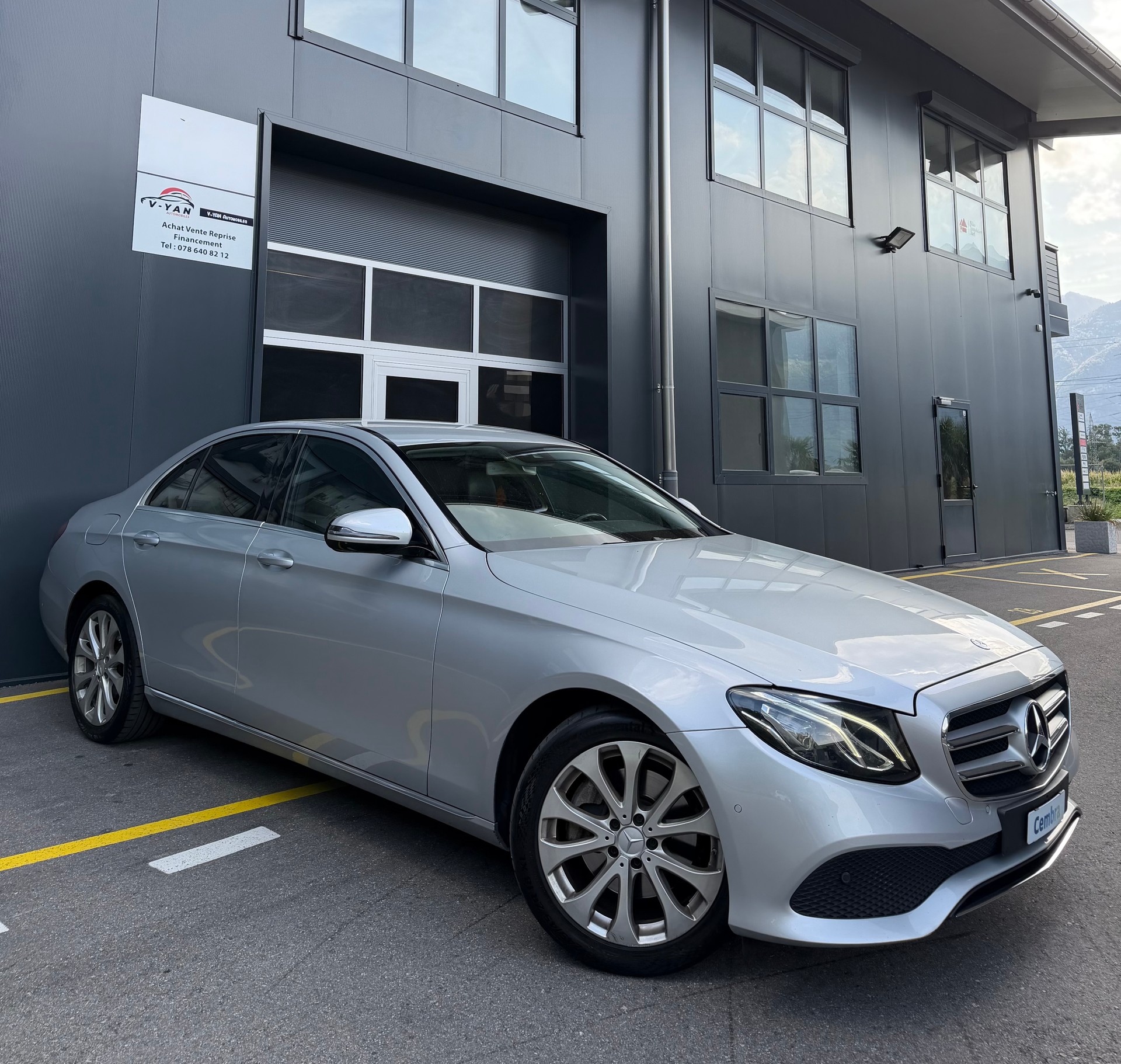 MERCEDES-BENZ E 200 4Matic 9G-Tronic-image-1