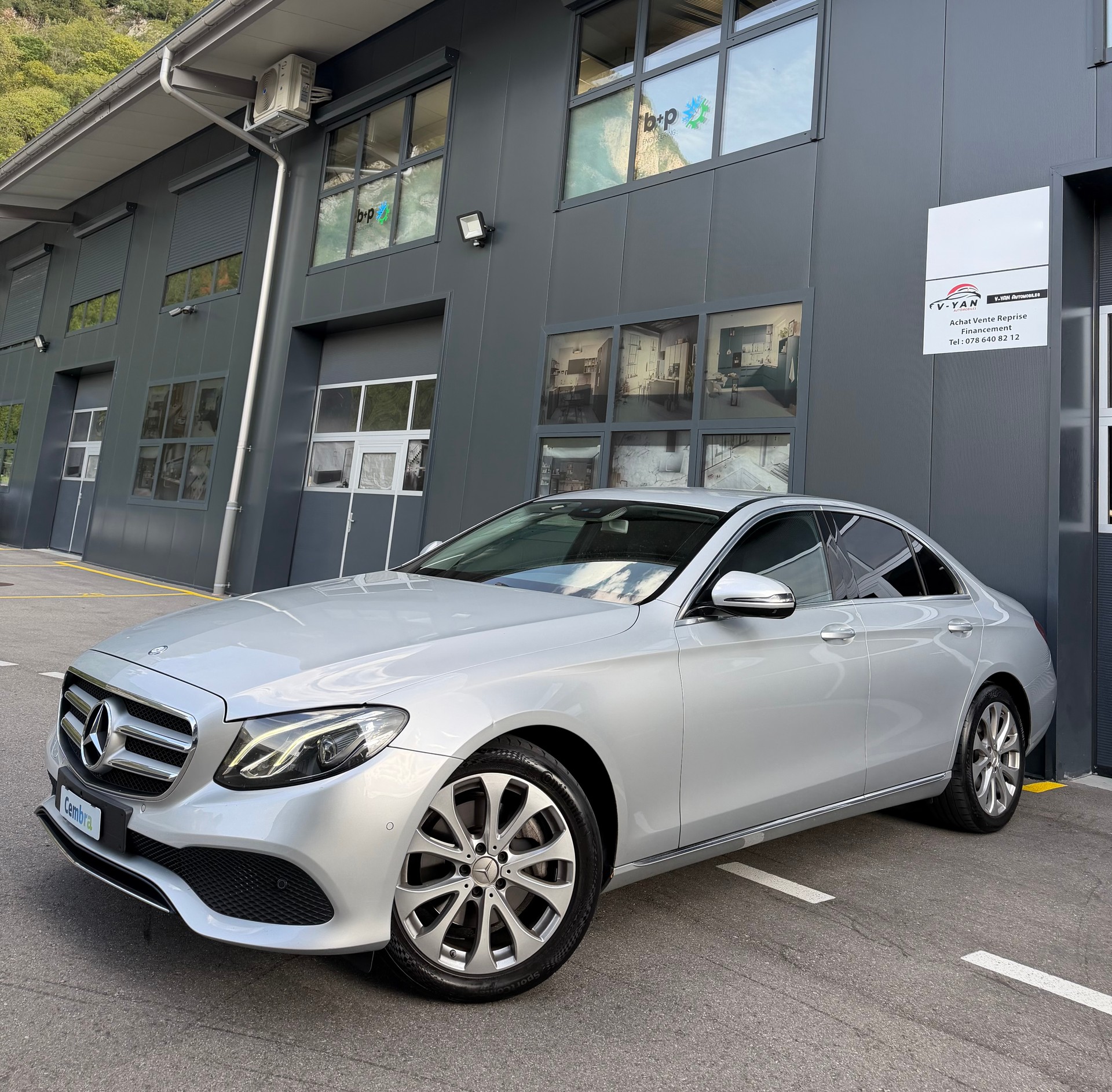 MERCEDES-BENZ E 200 4Matic 9G-Tronic-image-0