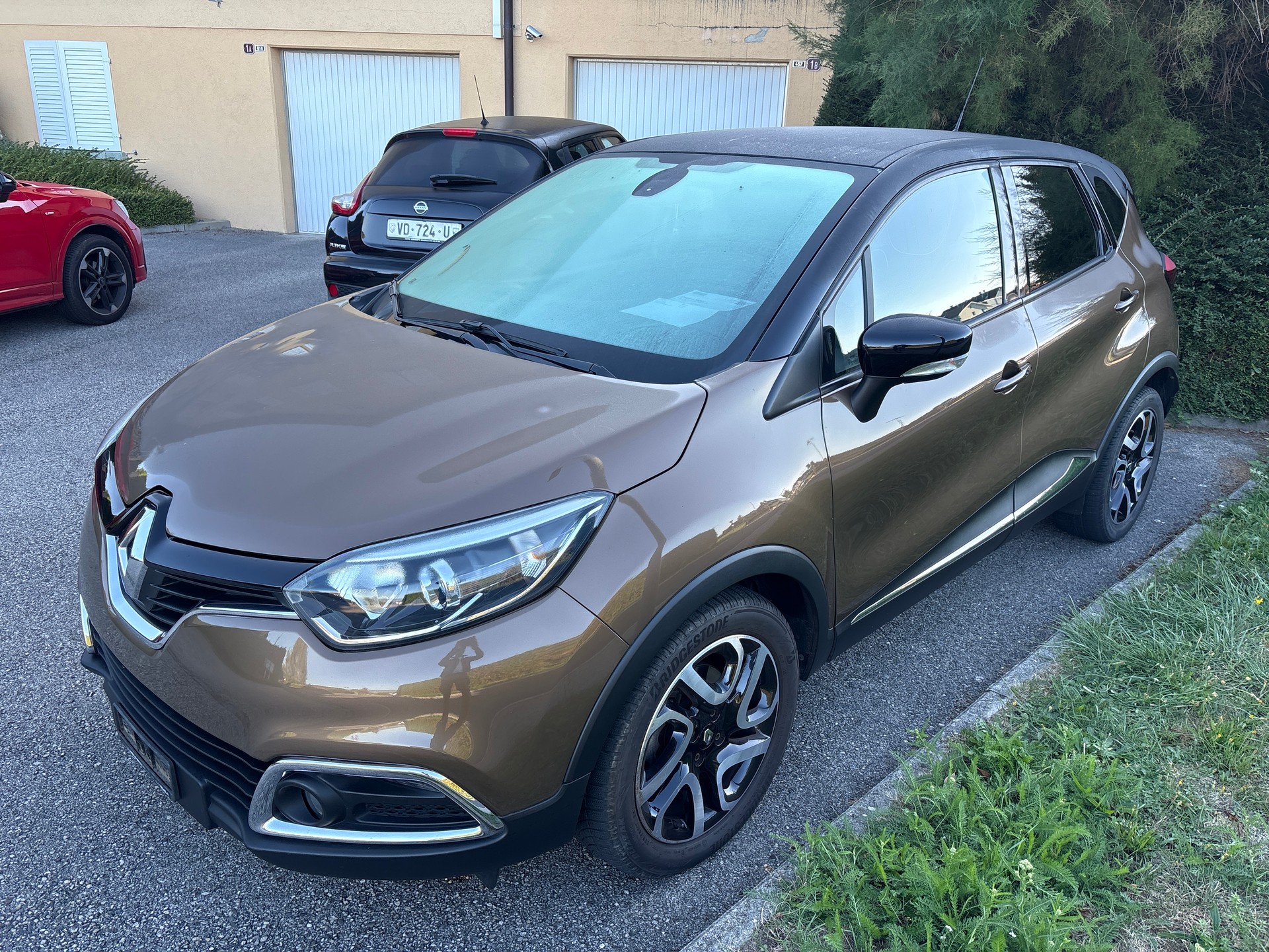 RENAULT Captur 1.2 T 16V Iconic EDC-image-4