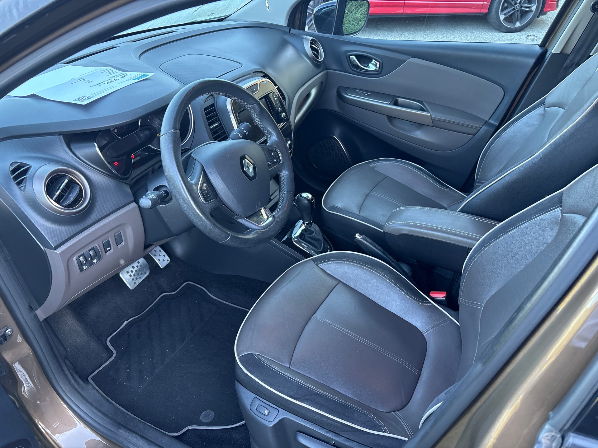 RENAULT Captur 1.2 T 16V Iconic EDC-image-5