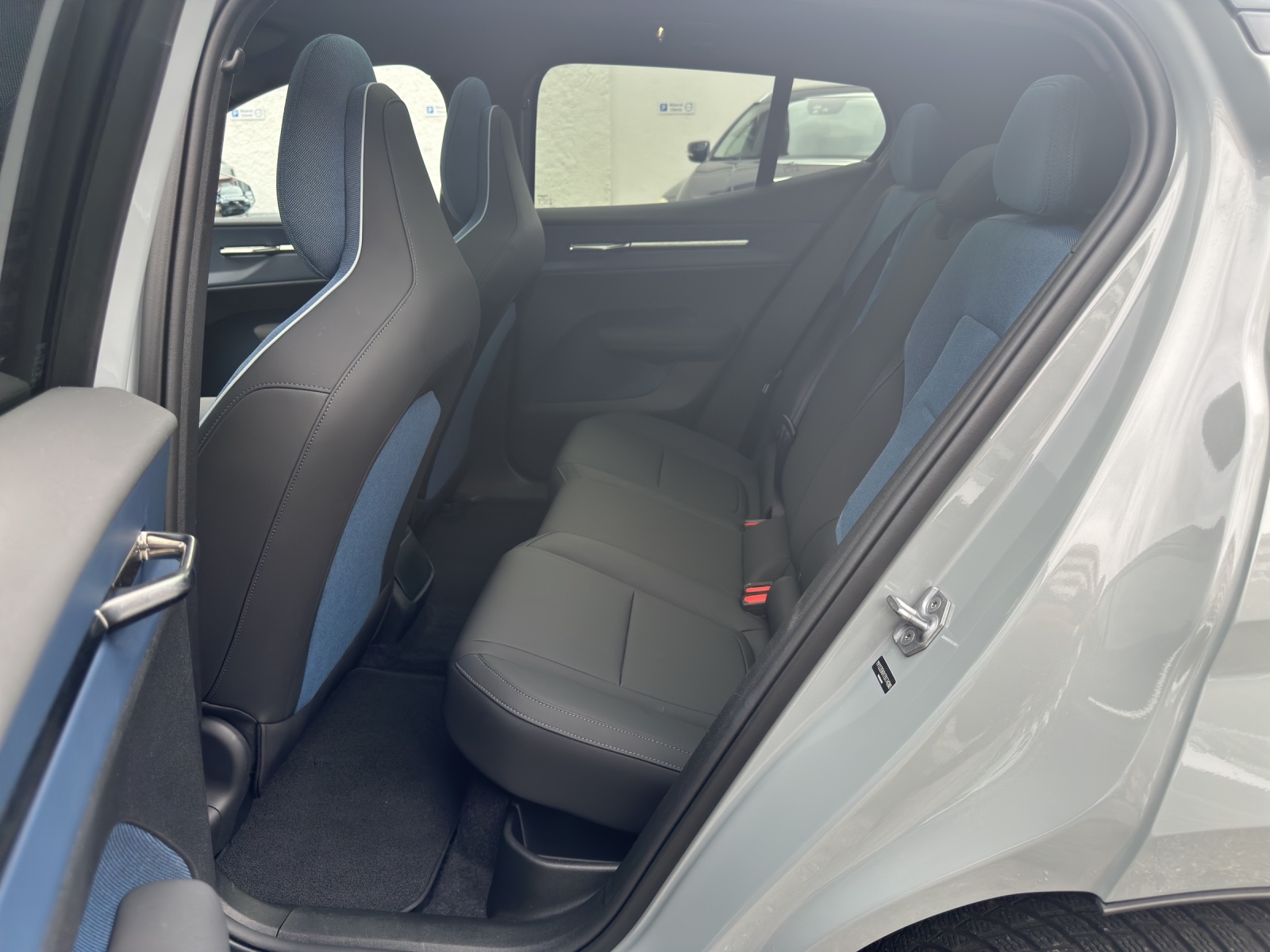 VOLVO EX30 E60 Twin Ultra Performance AWD-image-16