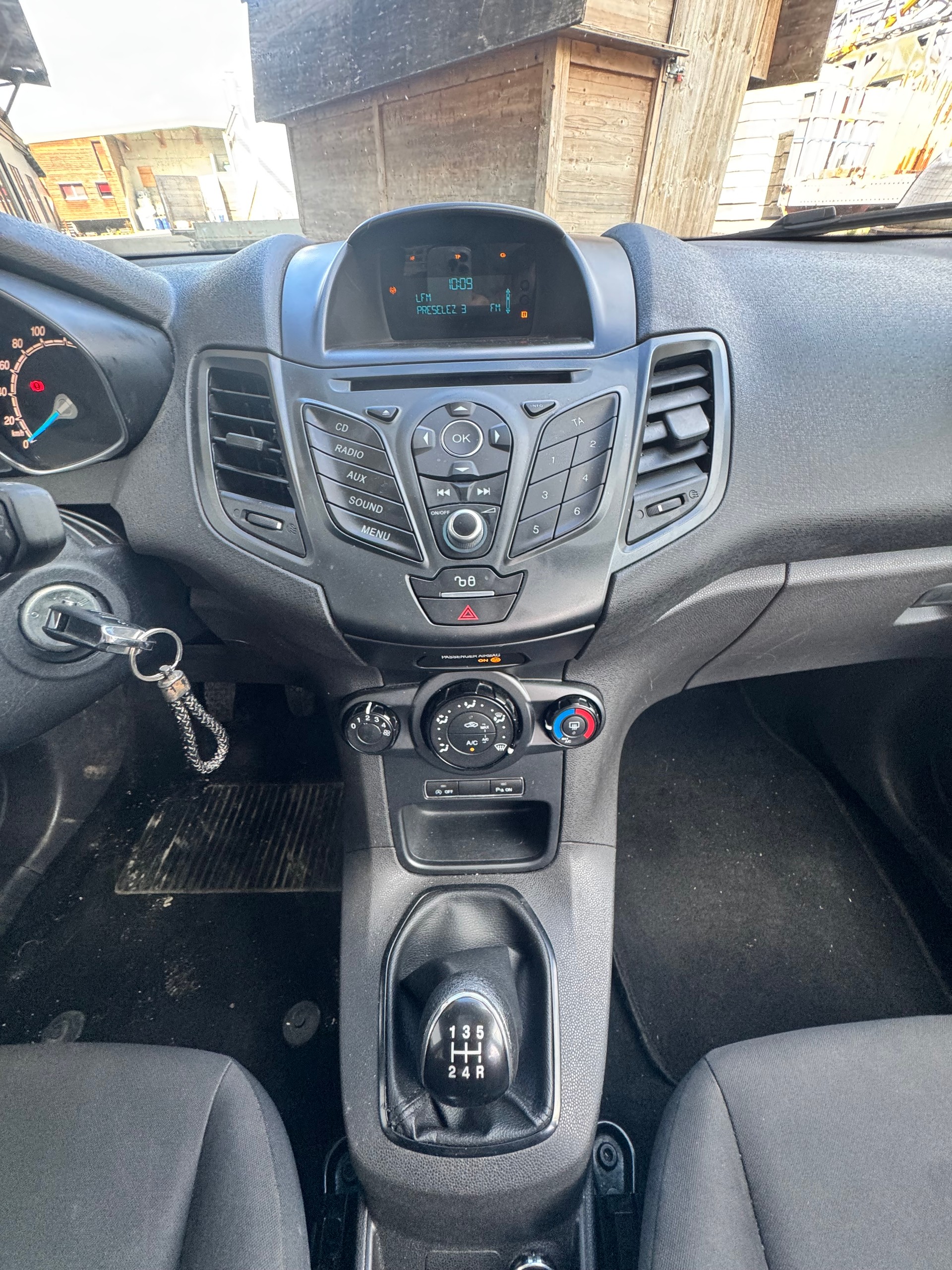 FORD Fiesta 1.5 TDCi Titanium-image-6