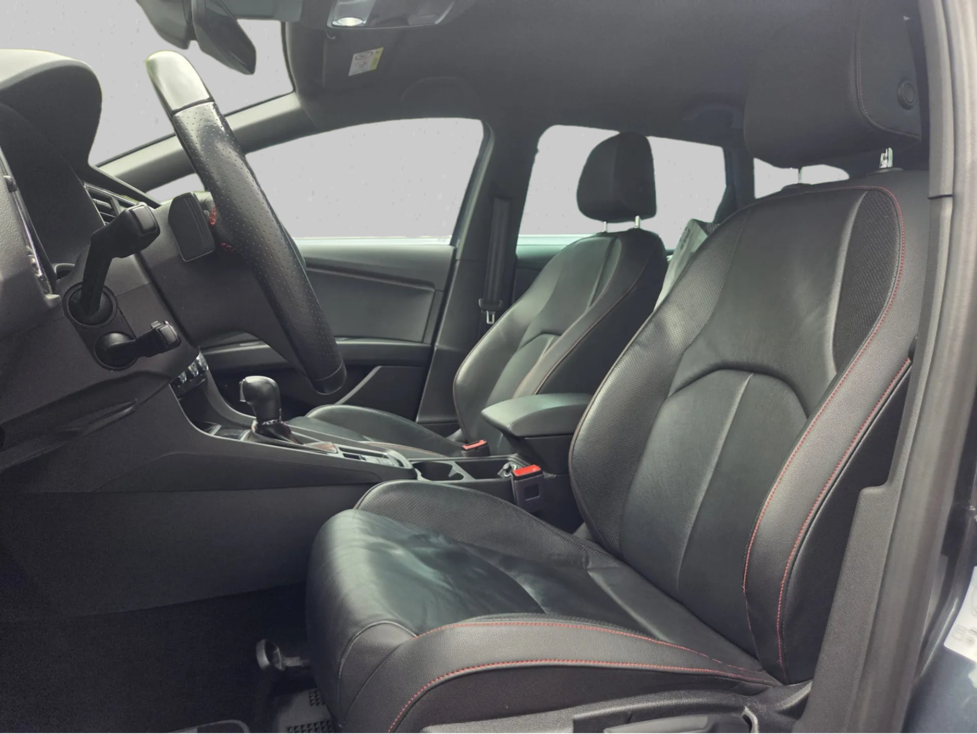 SEAT Leon ST 1.5 TSI EVO ACT SWISS FR DSG ** Frish MFK ** Expertise du jour **-image-5