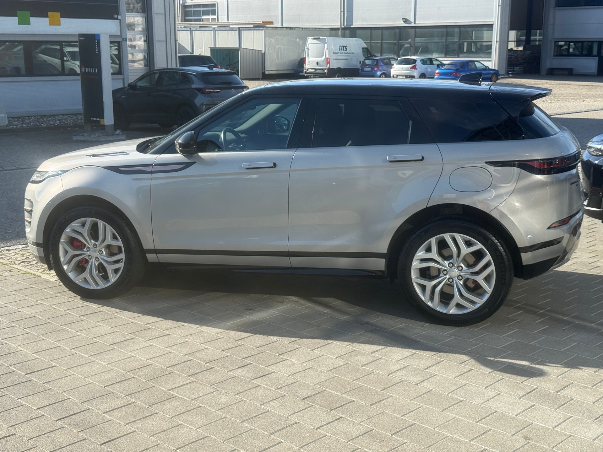 LAND ROVER Range Rover Evoque P 300e SE AT8-image-19