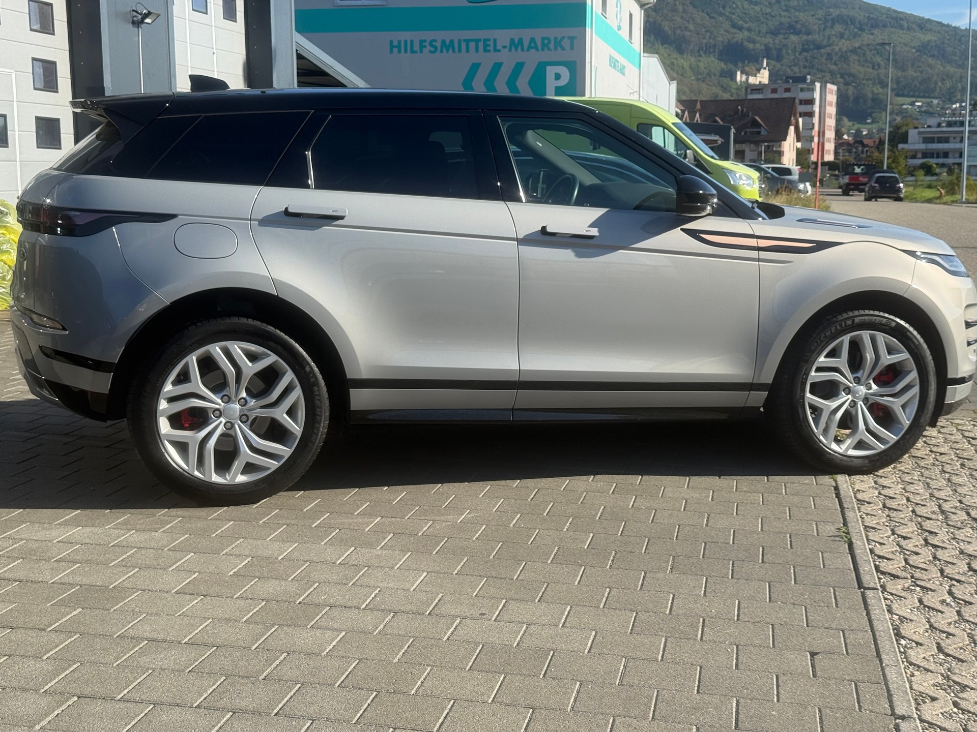 LAND ROVER Range Rover Evoque P 300e SE AT8-image-10