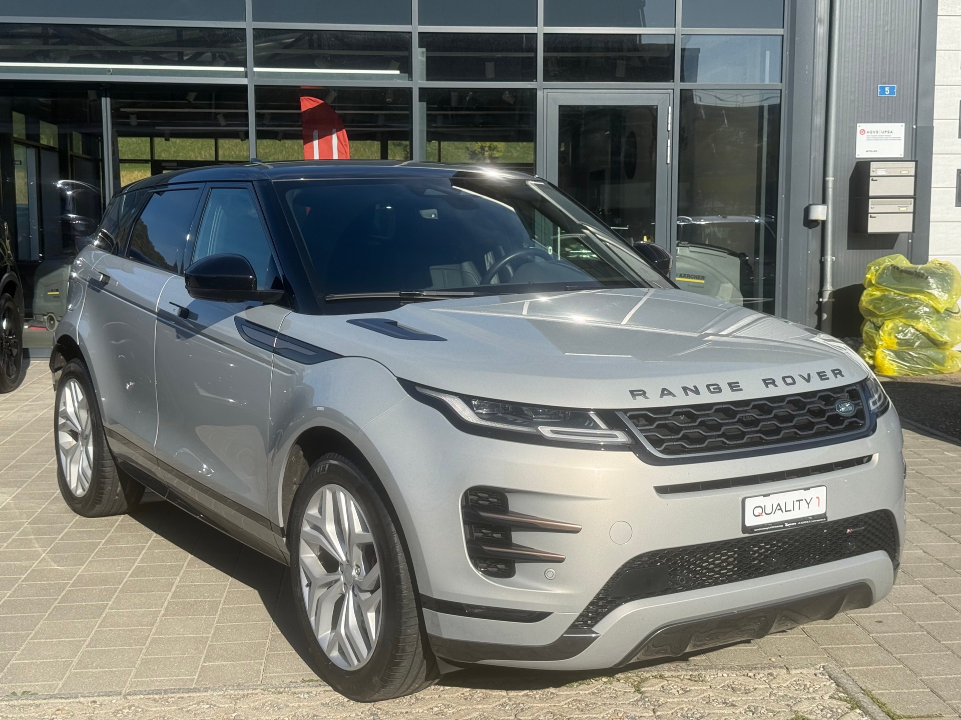 LAND ROVER Range Rover Evoque P 300e SE AT8-image-5