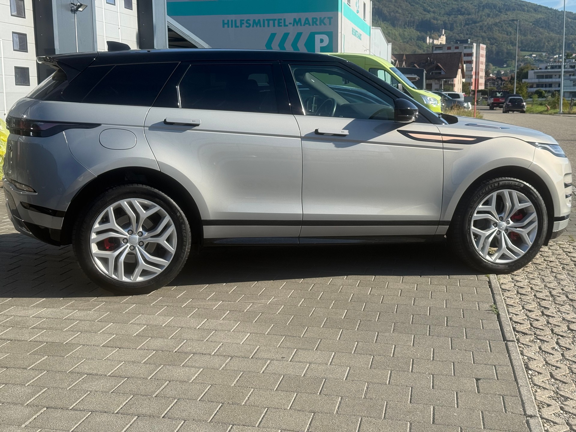 LAND ROVER Range Rover Evoque P 300e SE AT8-image-9