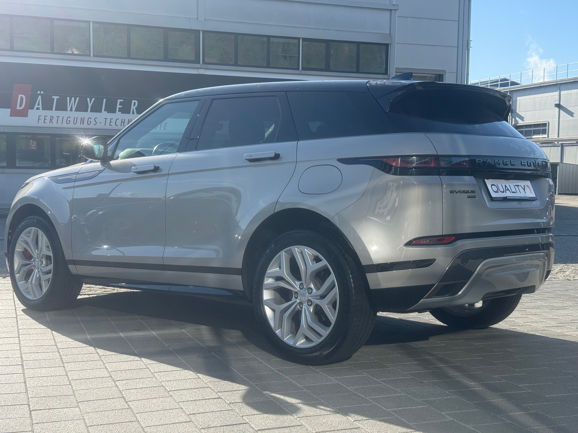 LAND ROVER Range Rover Evoque P 300e SE AT8-image-15