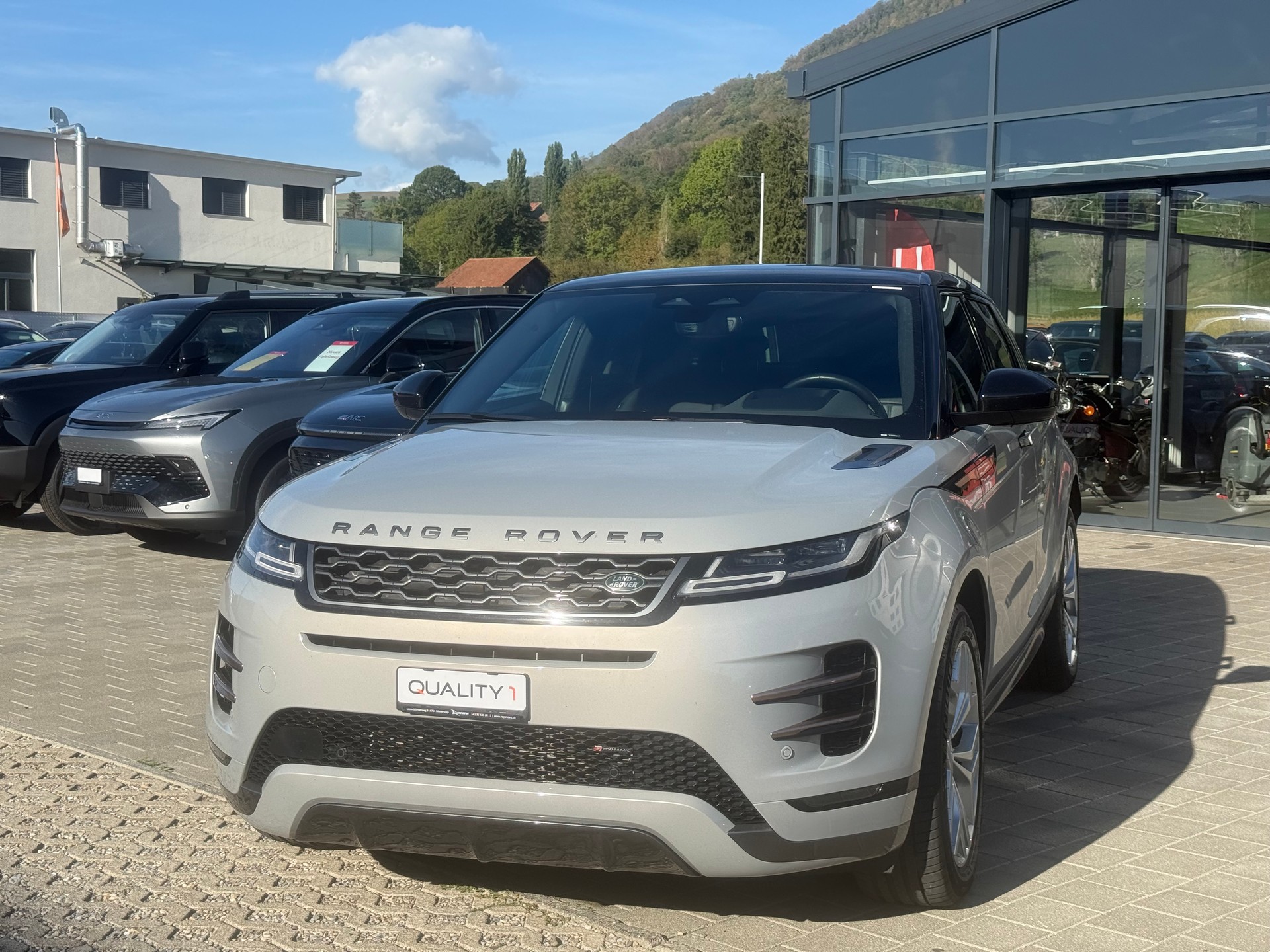 LAND ROVER Range Rover Evoque P 300e SE AT8-image-0