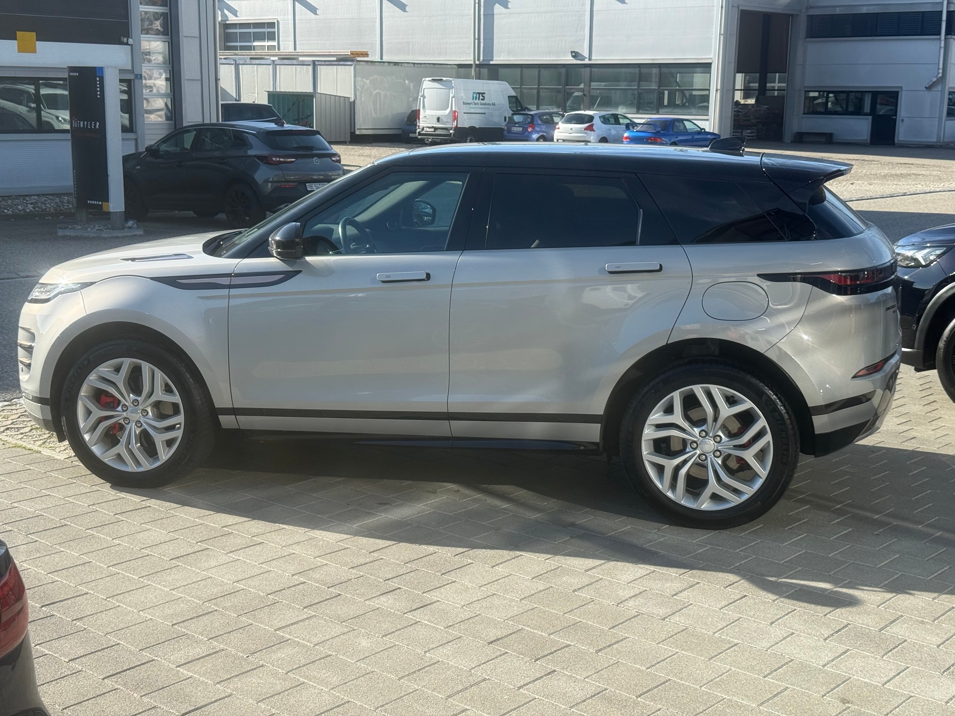 LAND ROVER Range Rover Evoque P 300e SE AT8-image-18