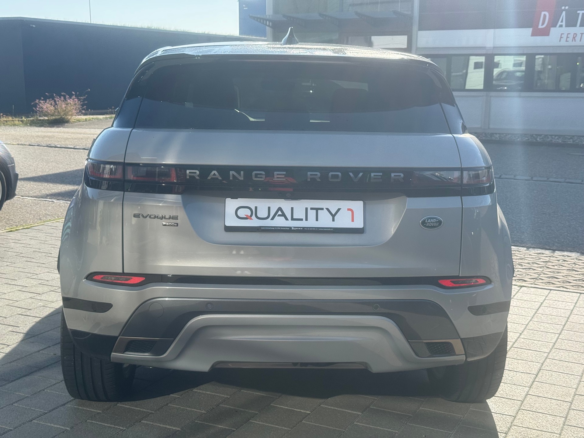 LAND ROVER Range Rover Evoque P 300e SE AT8-image-12