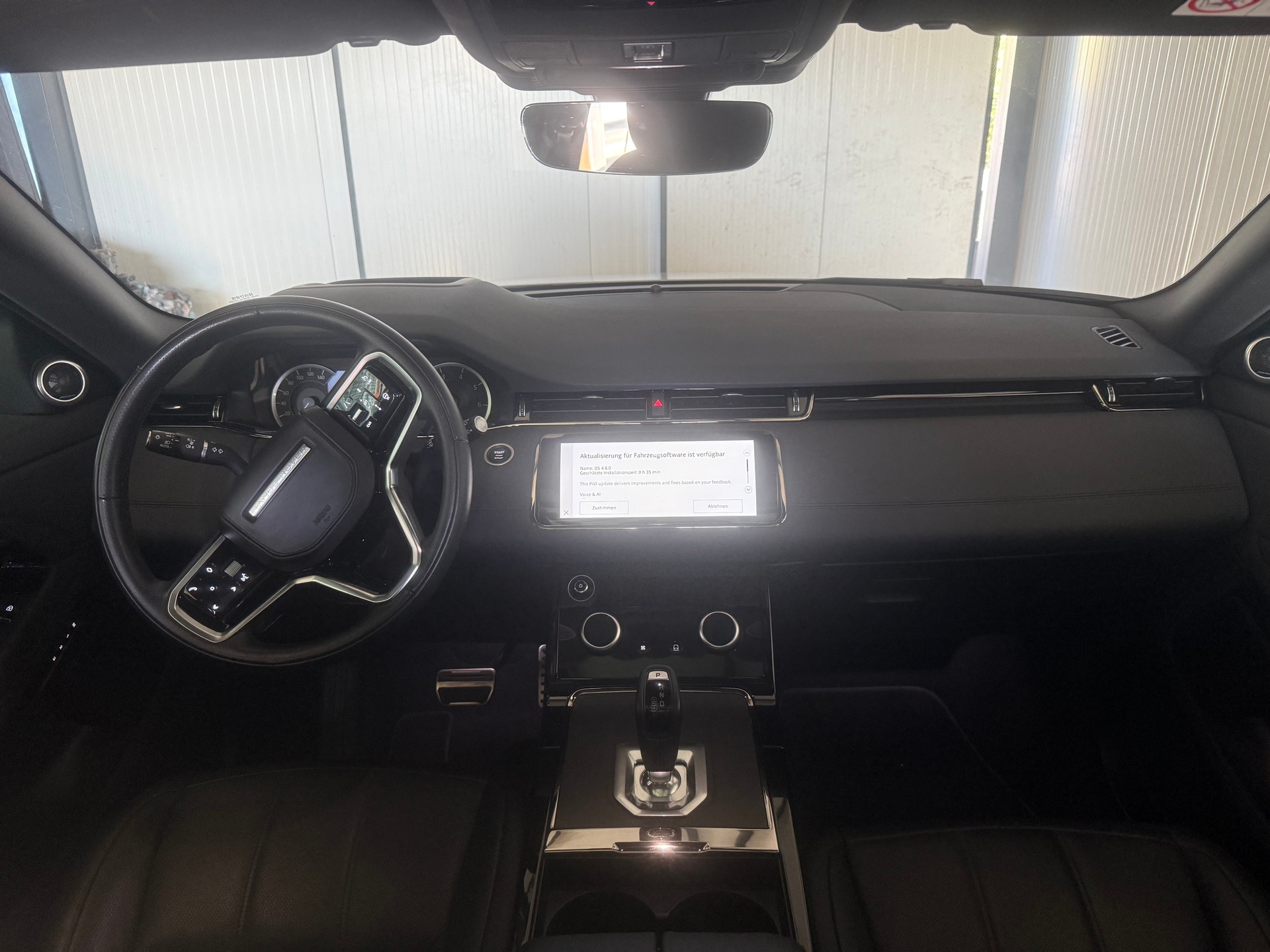 LAND ROVER Range Rover Evoque P 300e SE AT8-image-23