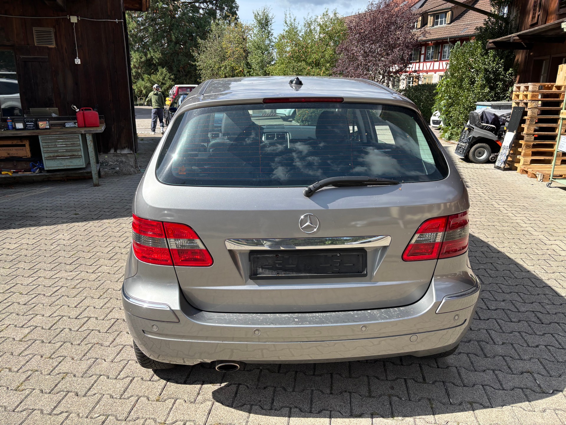MERCEDES-BENZ B 200 CDI-image-2