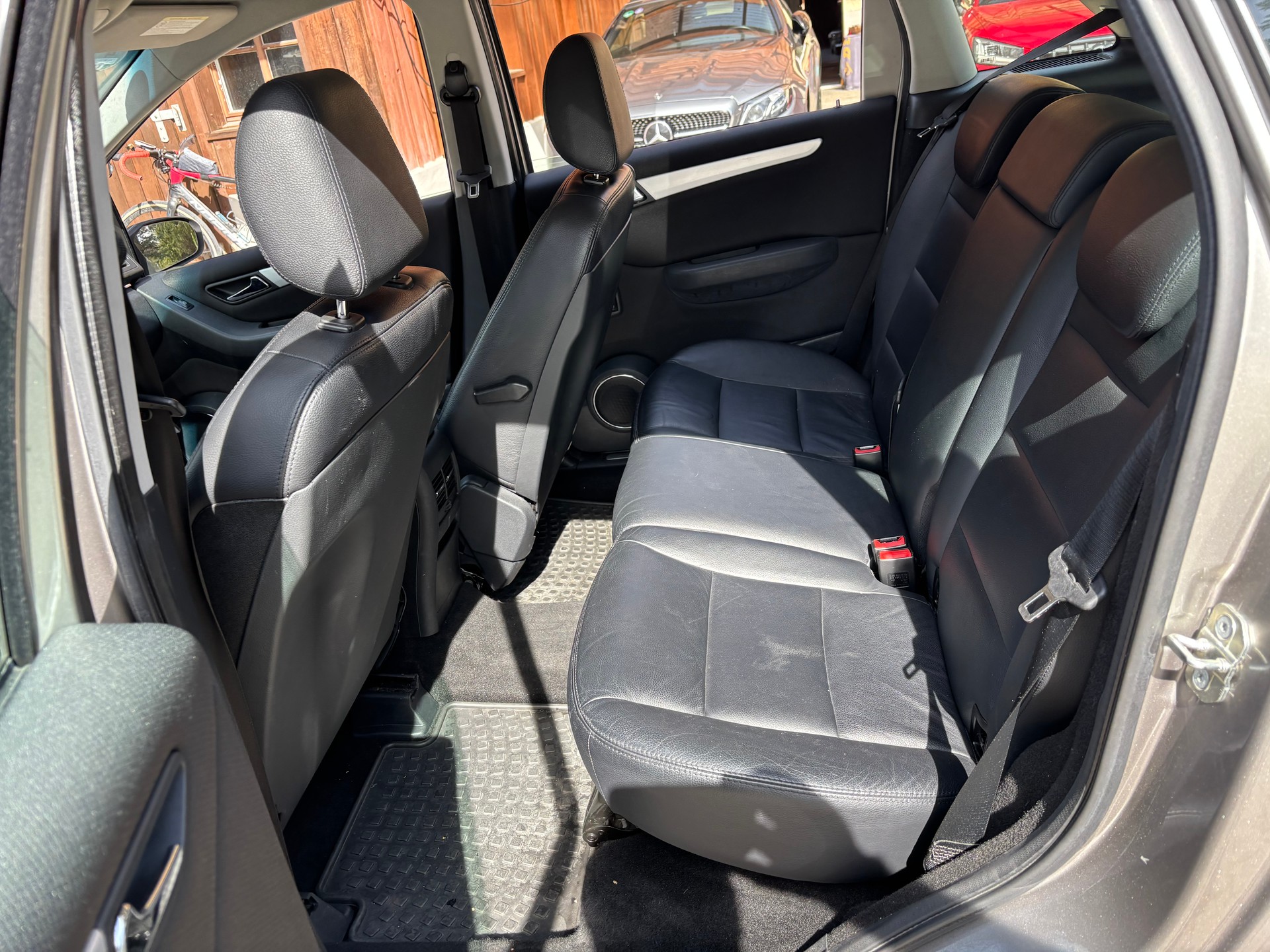 MERCEDES-BENZ B 200 CDI-image-5