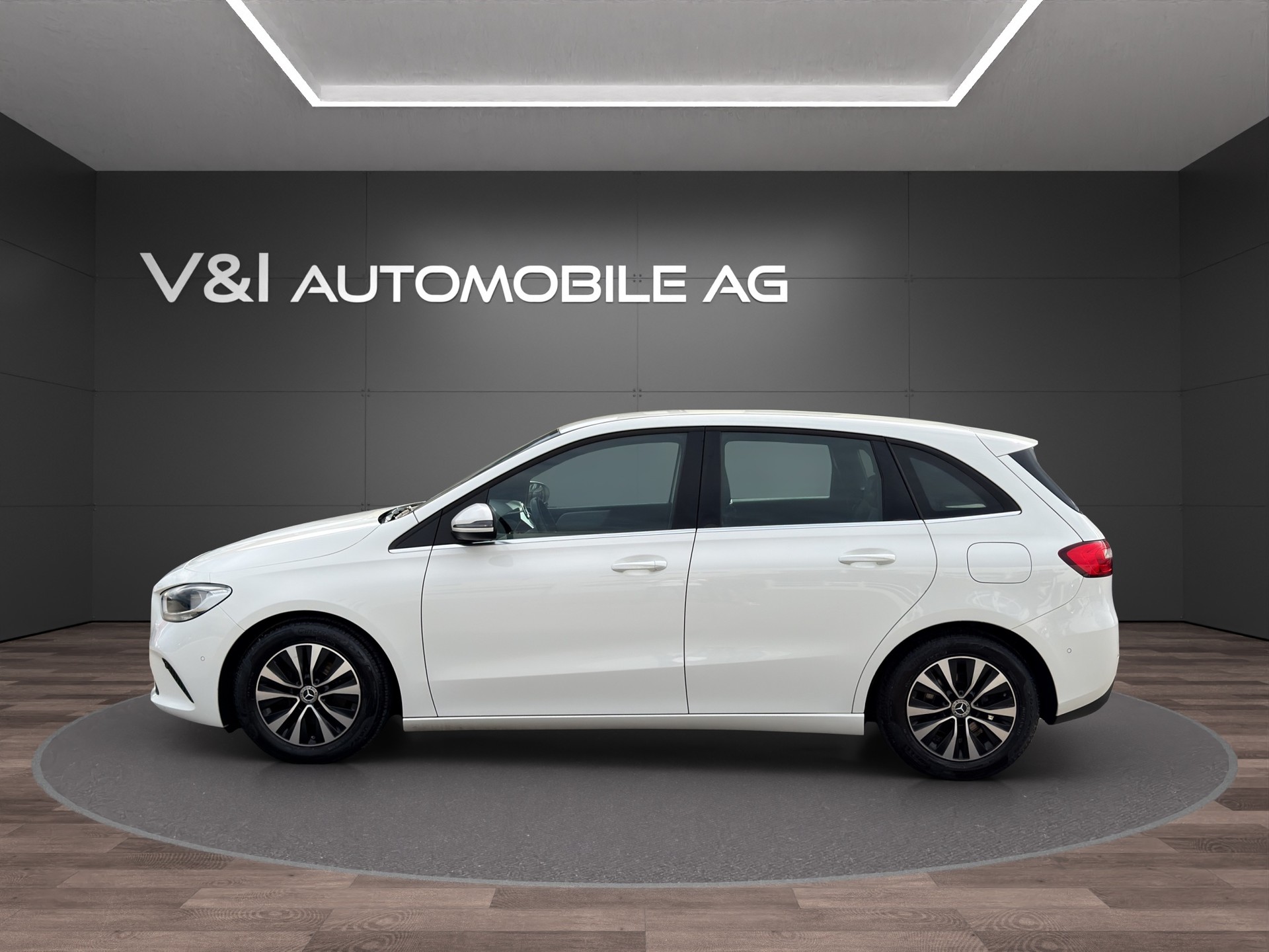 MERCEDES-BENZ B 180 SE Line 7G-DCT-image-6