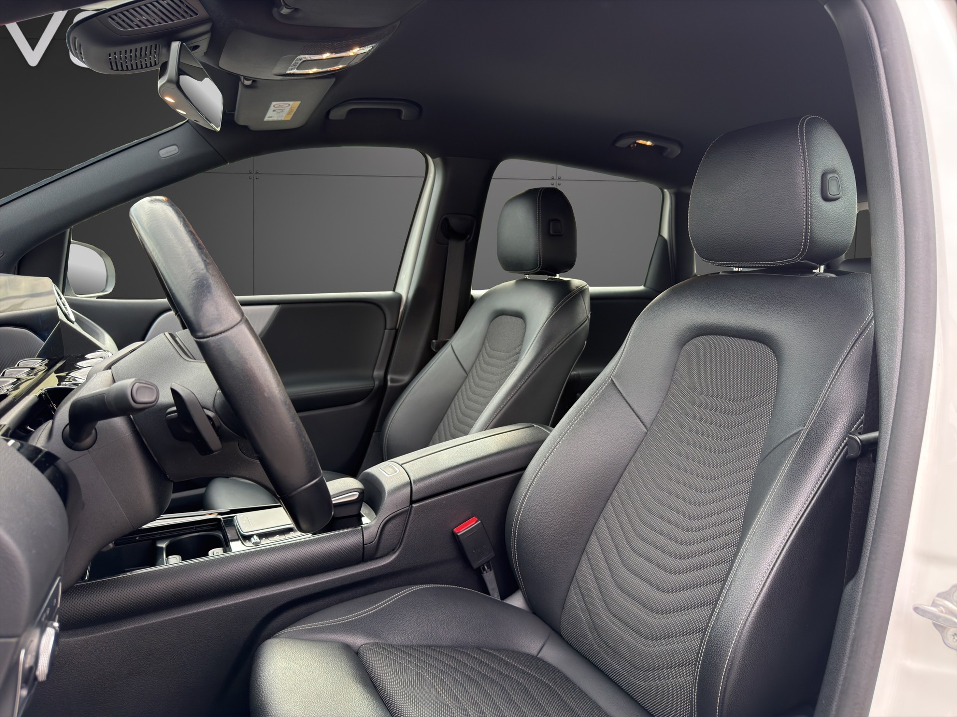 MERCEDES-BENZ B 180 SE Line 7G-DCT-image-21