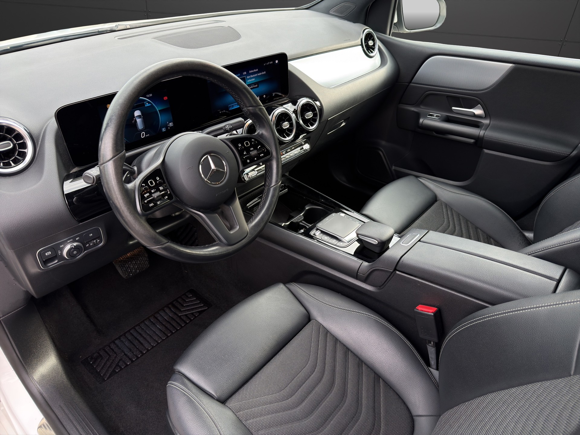 MERCEDES-BENZ B 180 SE Line 7G-DCT-image-9
