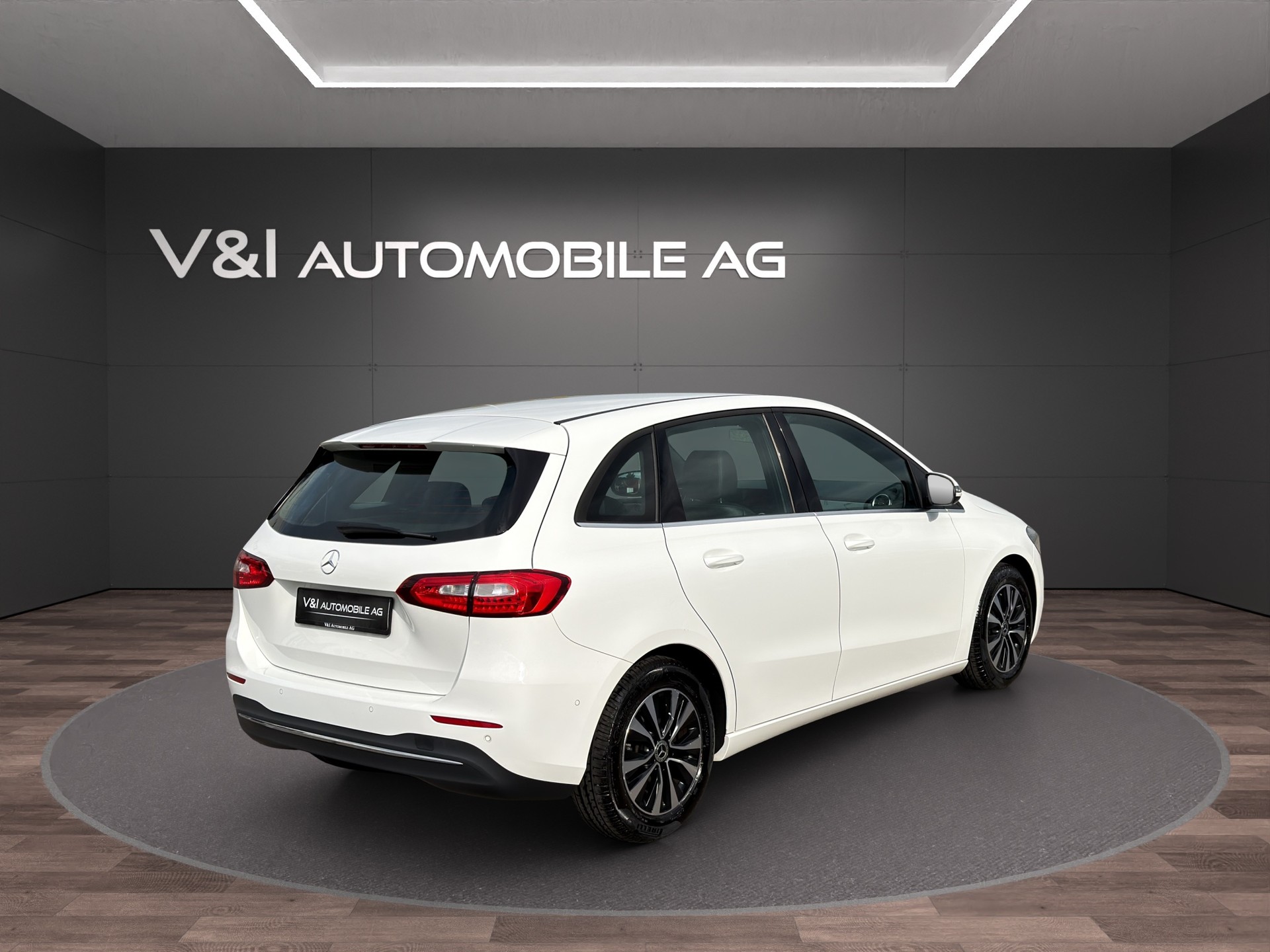 MERCEDES-BENZ B 180 SE Line 7G-DCT-image-3