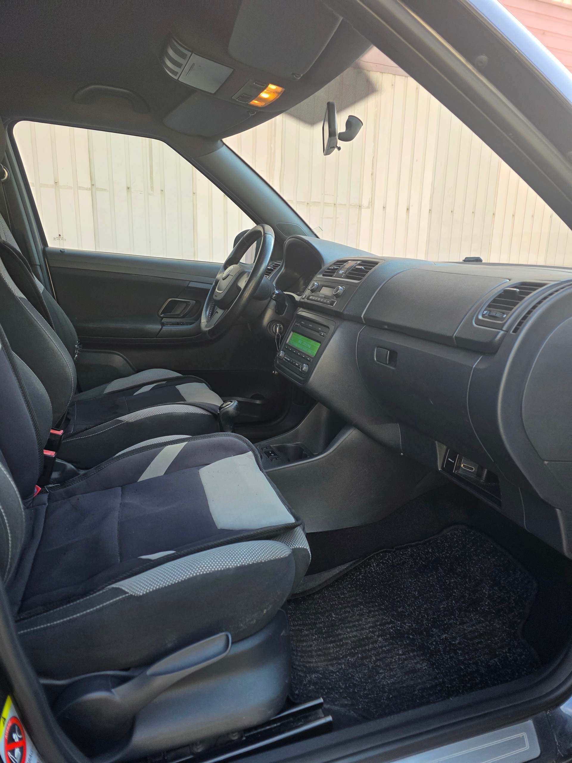 SKODA Fabia 1.2 TSI Elegance-image-9