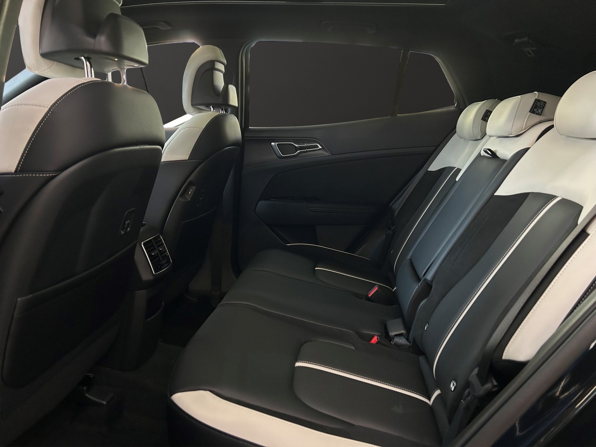 KIA Sportage 1.6 T-GDi Hybrid GT-Line-image-10