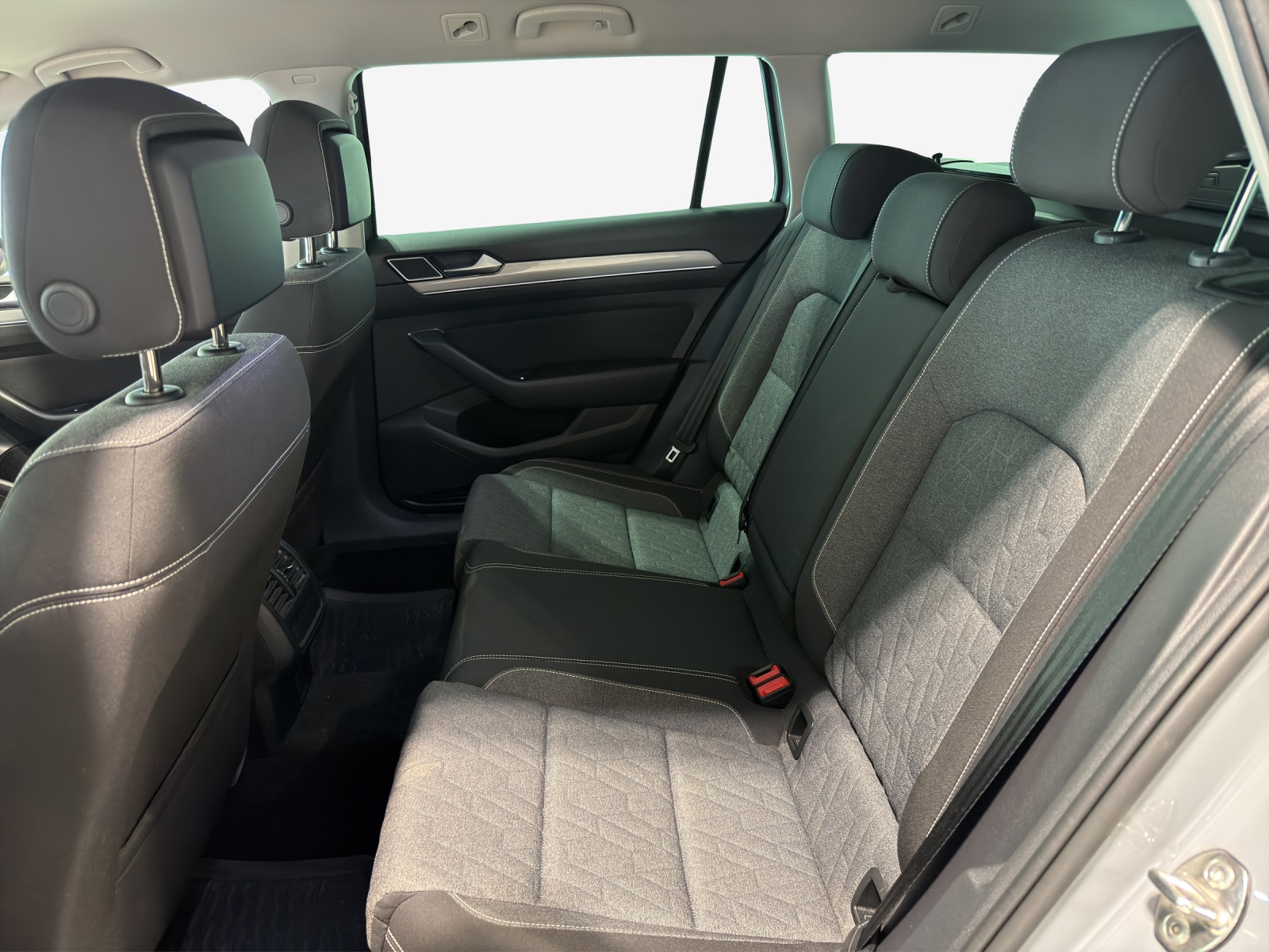 VW Passat Variant 1.4 TSI GTE Hybrid DSG-image-11