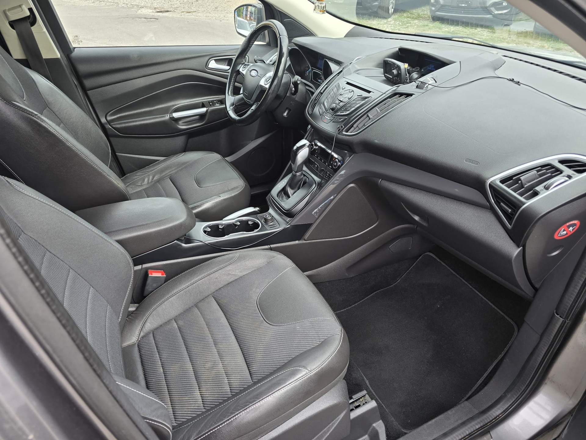 FORD Kuga 1.6 SCTi Carving 4WD Automatic-image-13