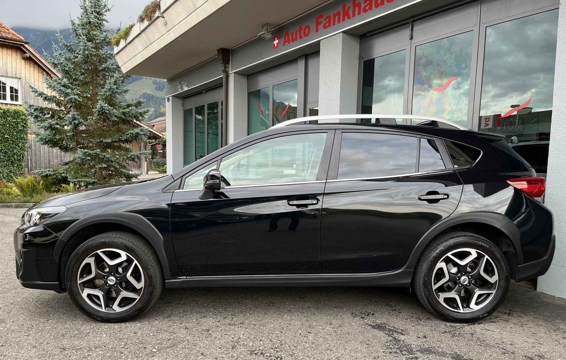 SUBARU XV 2.0 Luxury AWD Lineartronic-image-3