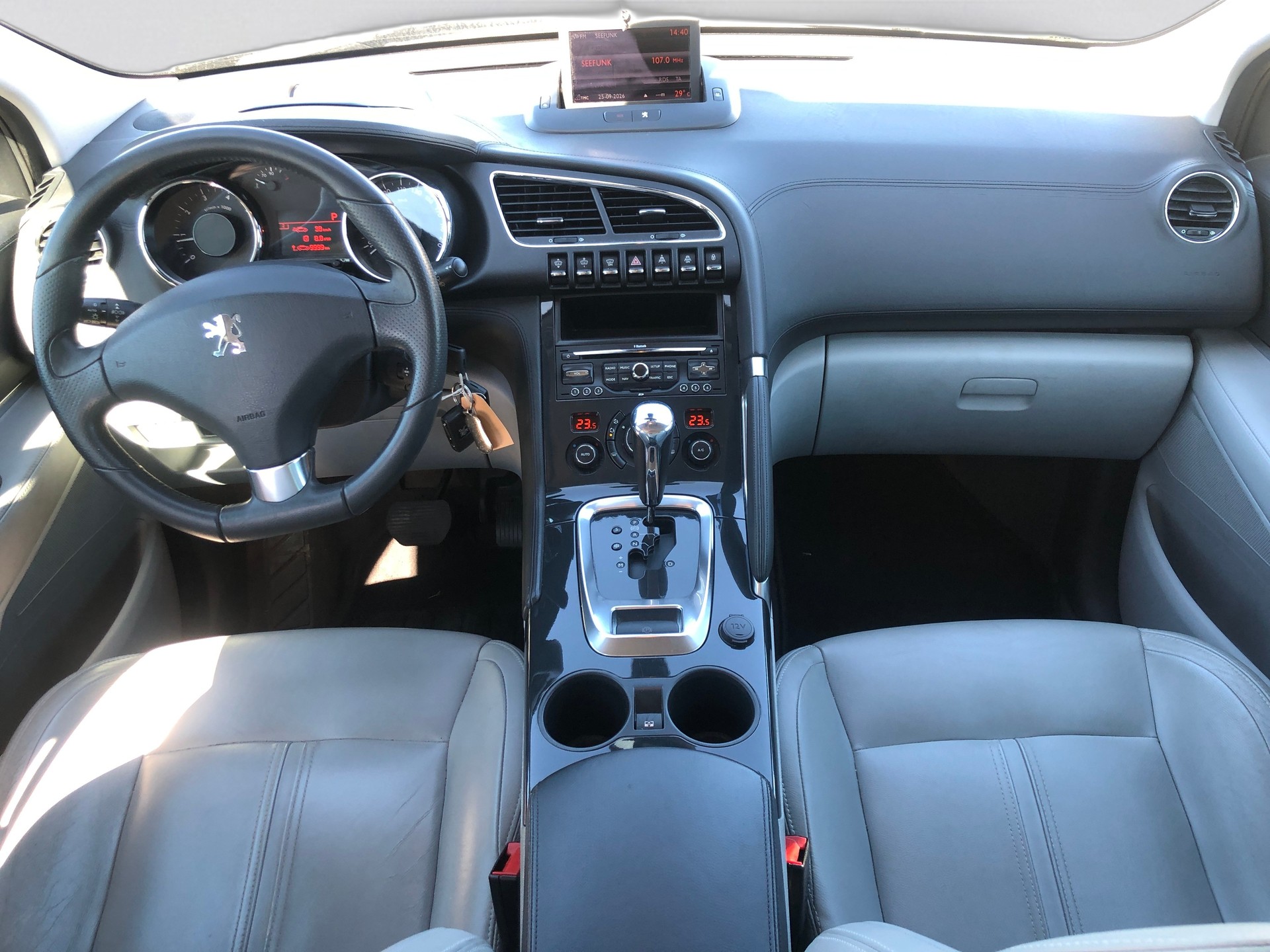 PEUGEOT 3008 1.6 16V T Platinum Tiptronic-image-10