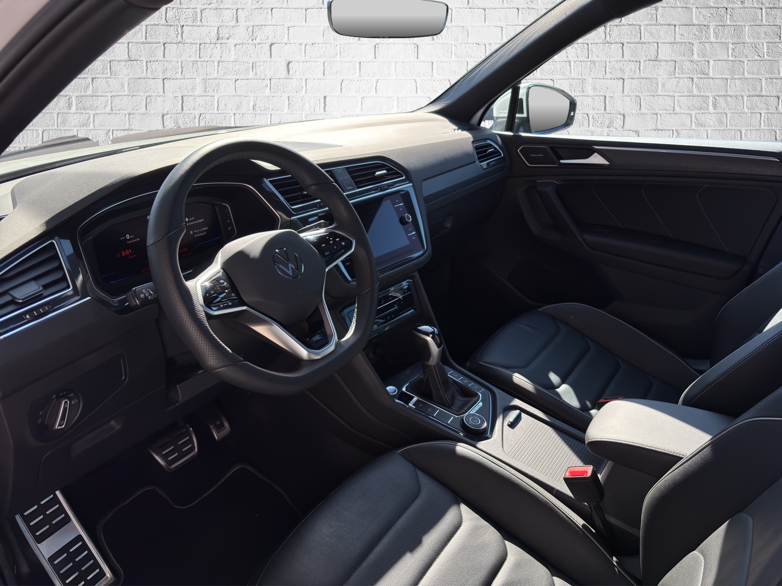 VW Tiguan 2.0TSI R-Line 4Motion DSG-image-9