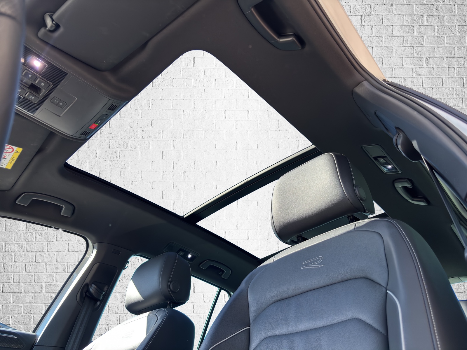 VW Tiguan 2.0TSI R-Line 4Motion DSG-image-17