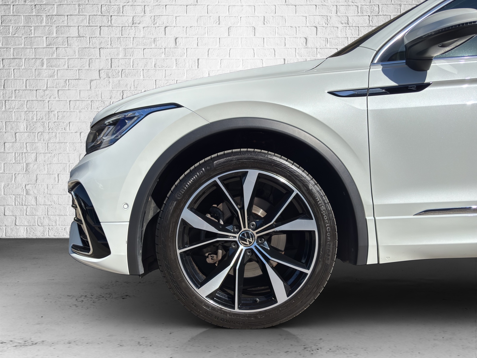 VW Tiguan 2.0TSI R-Line 4Motion DSG-image-8