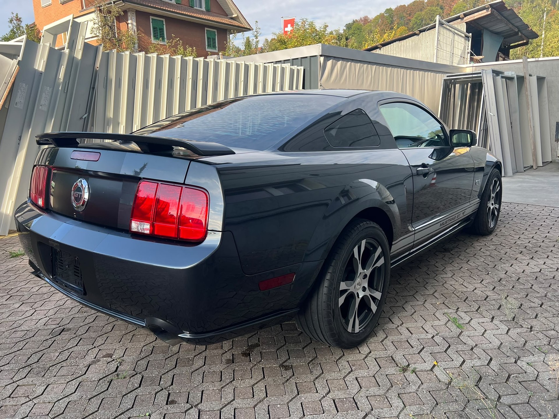 FORD MUSTANG GT-image-4
