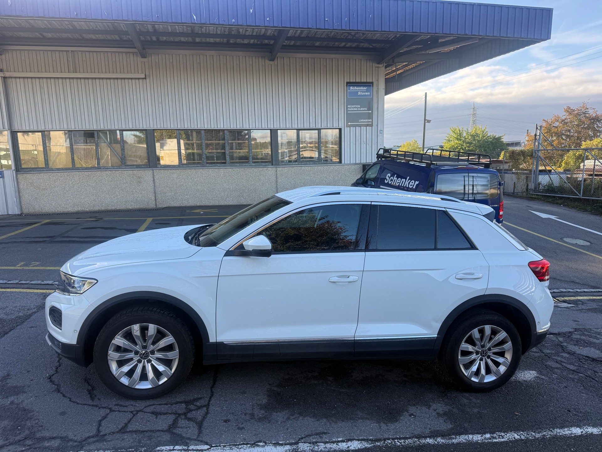 VW T-Roc 2.0 TSI Sport Selection DSG 4Motion-image-3