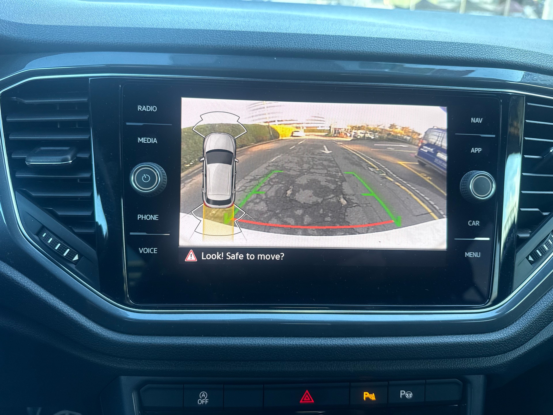 VW T-Roc 2.0 TSI Sport Selection DSG 4Motion-image-12