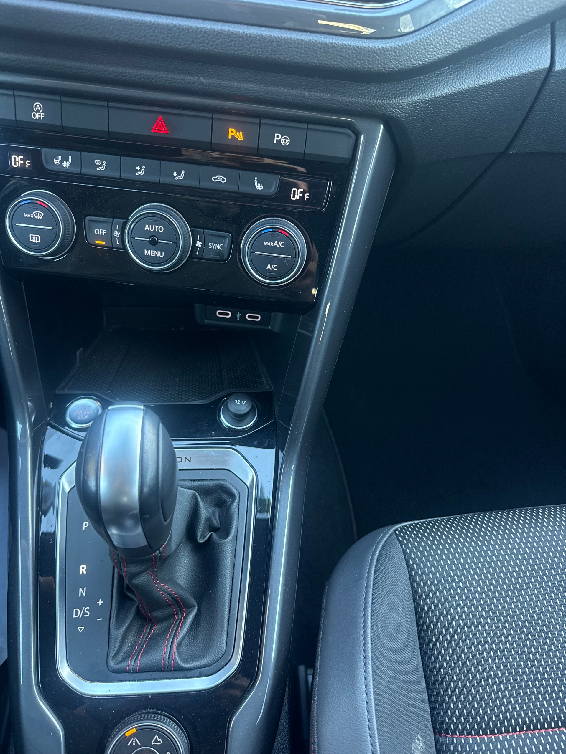 VW T-Roc 2.0 TSI Sport Selection DSG 4Motion-image-13