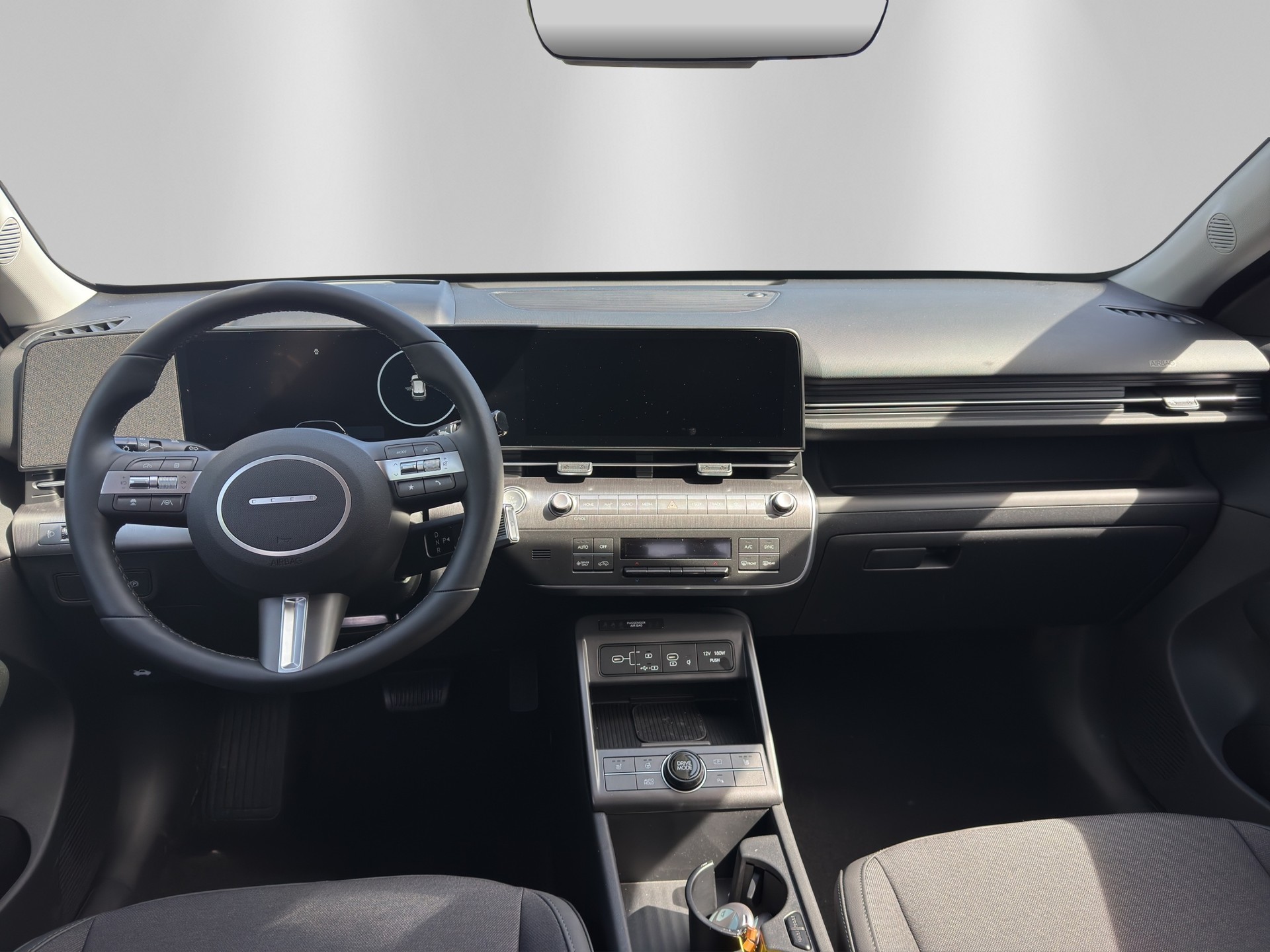 HYUNDAI Kona EV 65.4 kWh Amplia-image-12