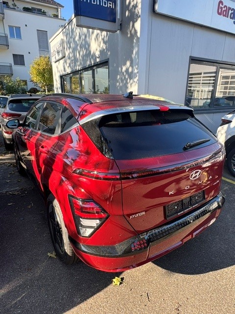 HYUNDAI Kona EV 65.4 kWh Amplia-image-2