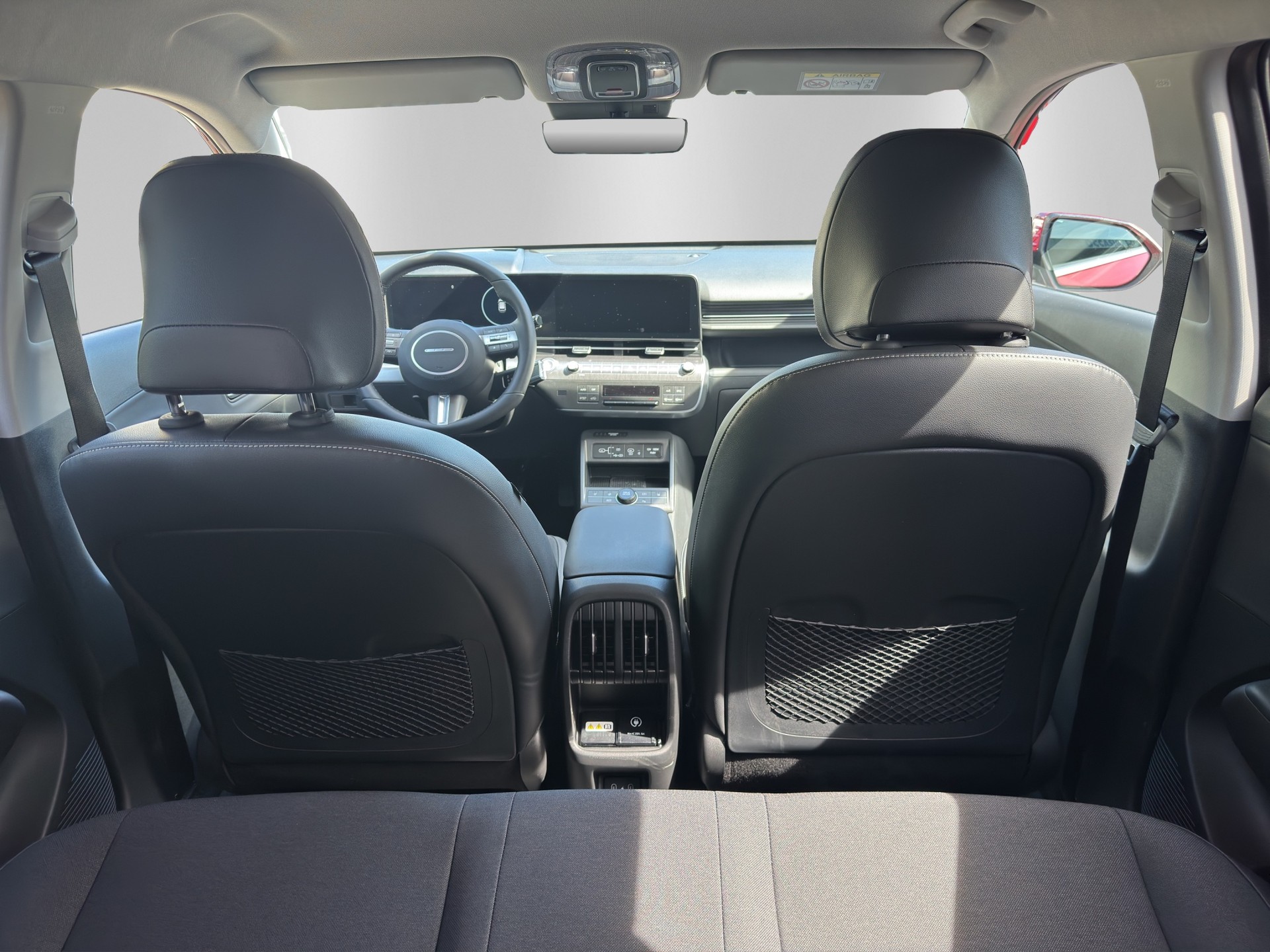 HYUNDAI Kona EV 65.4 kWh Amplia-image-9