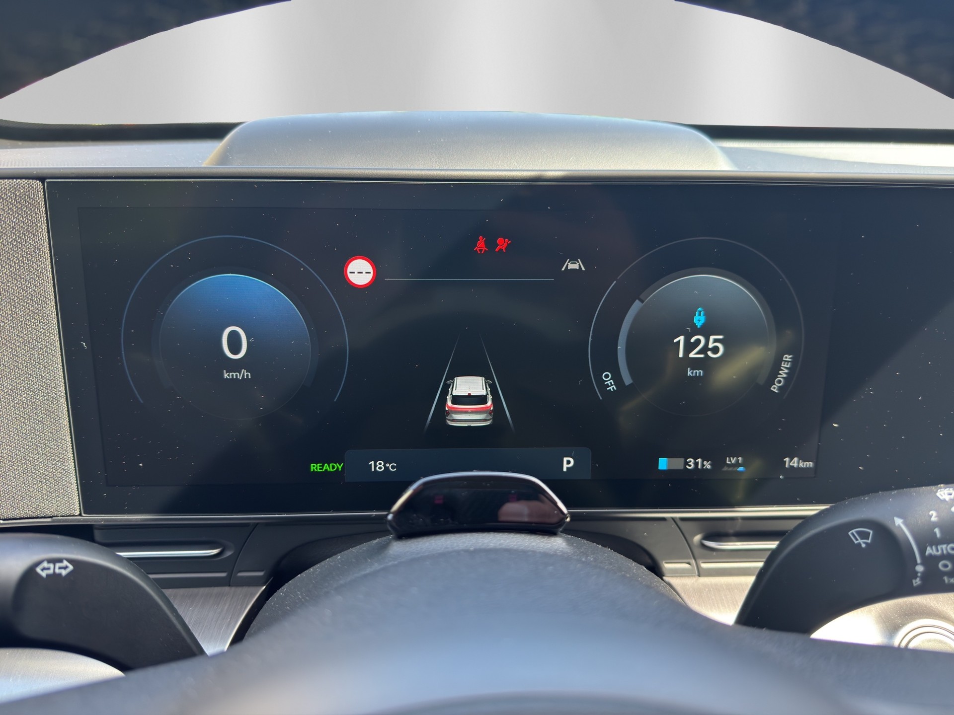 HYUNDAI Kona EV 65.4 kWh Amplia-image-14