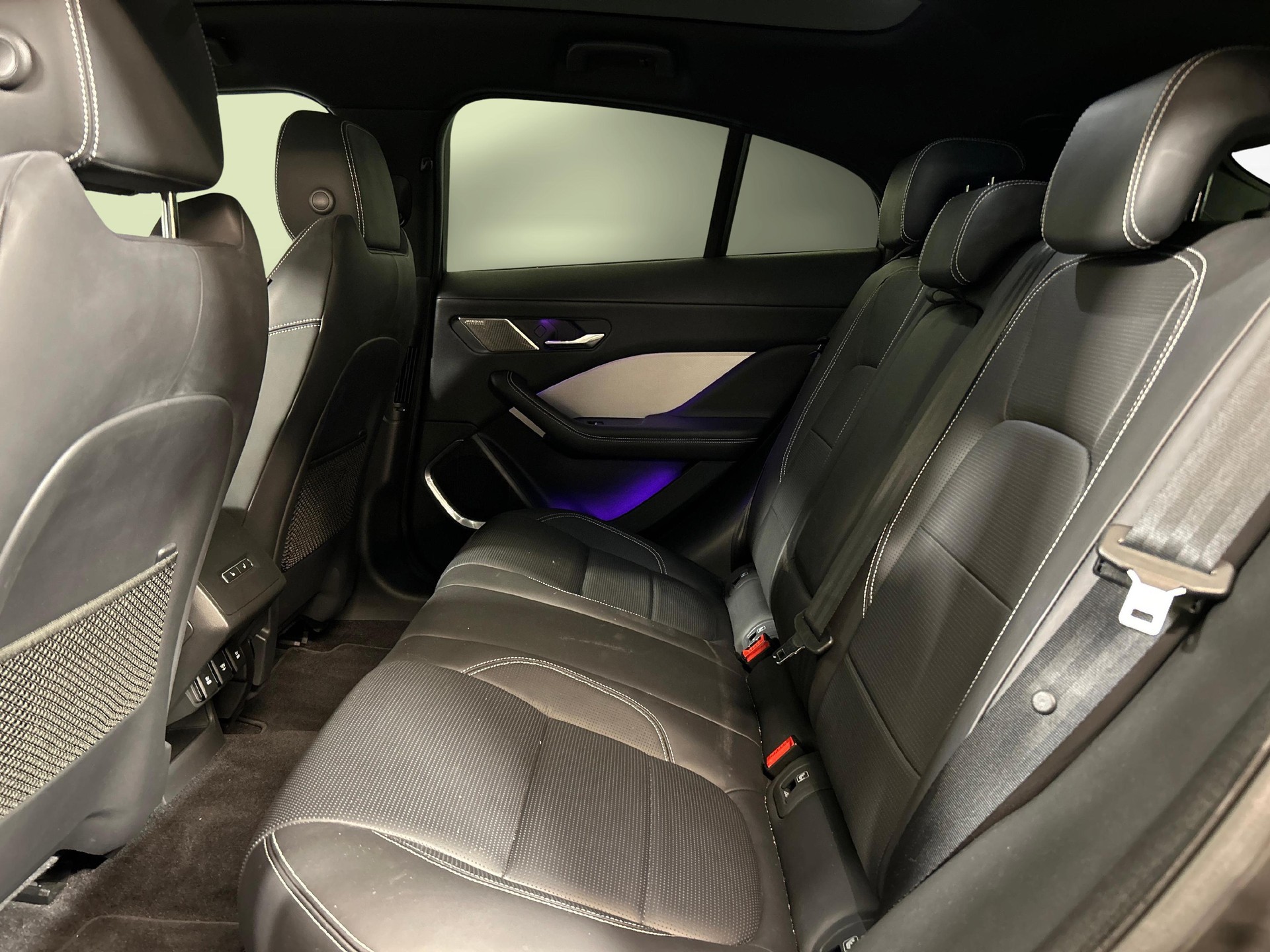 JAGUAR I-Pace EV400 HSE AWD-image-4