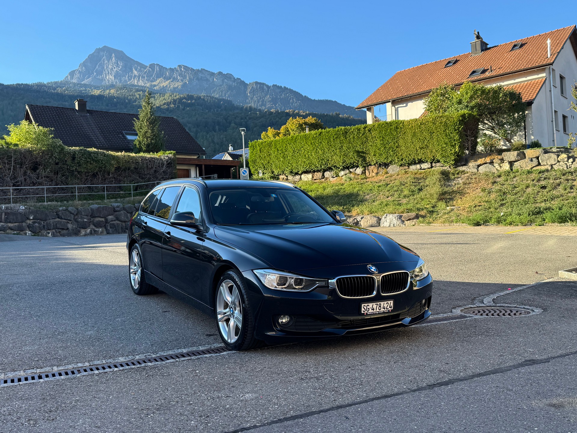 BMW 318d Touring Luxury Line Steptronic-image-2