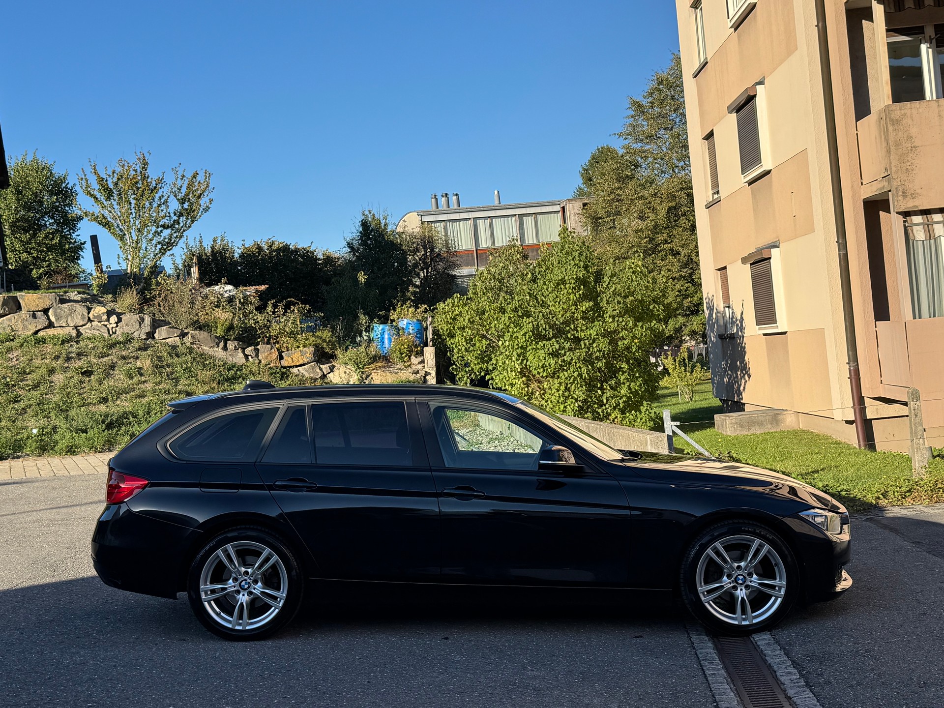 BMW 318d Touring Luxury Line Steptronic-image-5