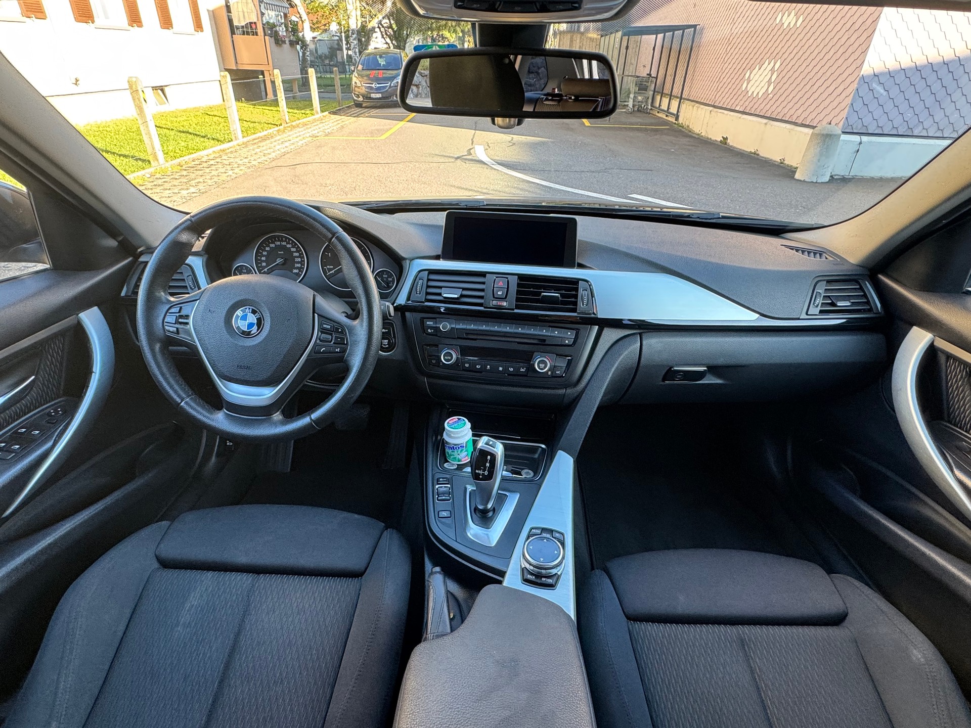 BMW 318d Touring Luxury Line Steptronic-image-3