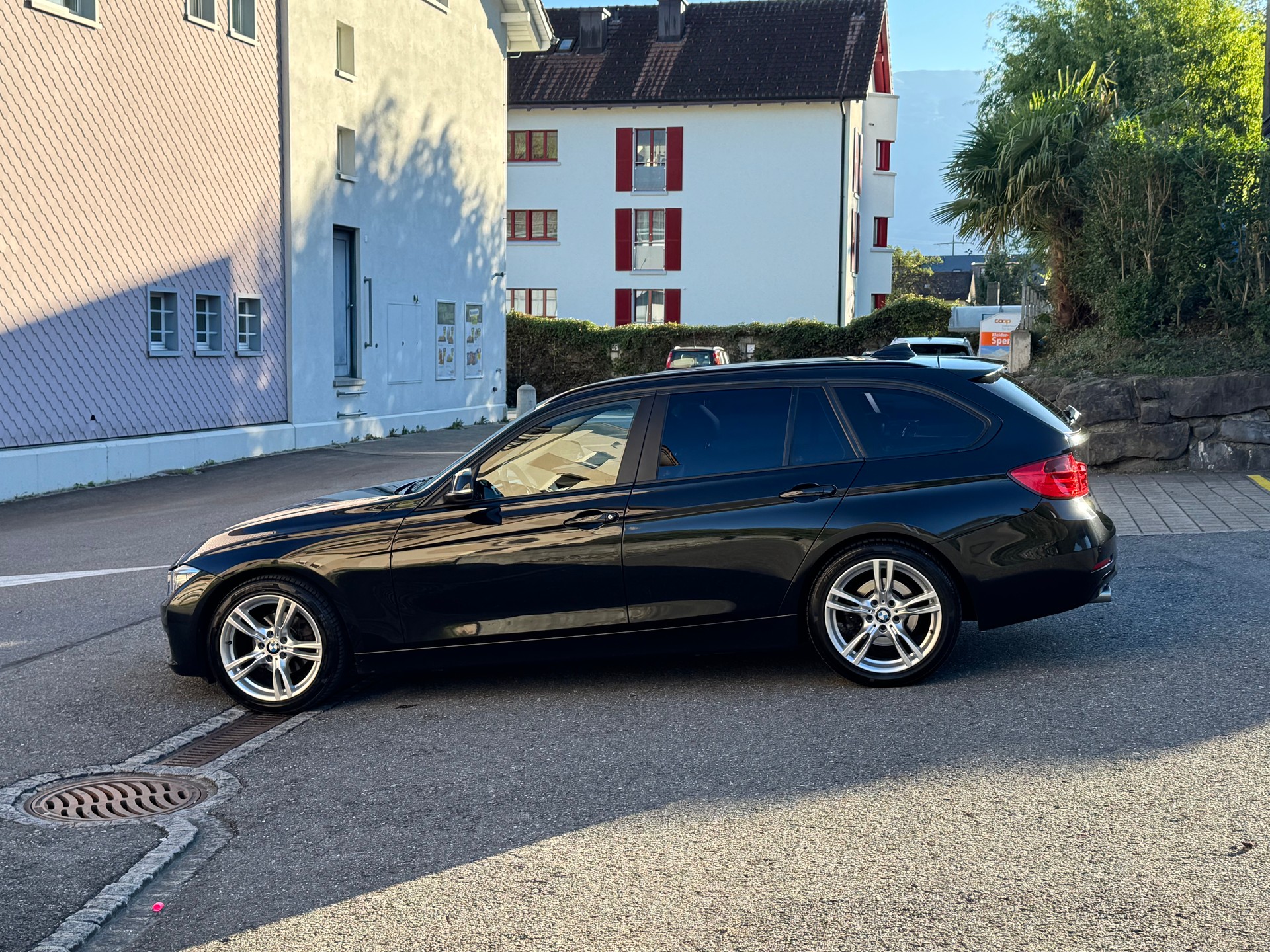 BMW 318d Touring Luxury Line Steptronic-image-9