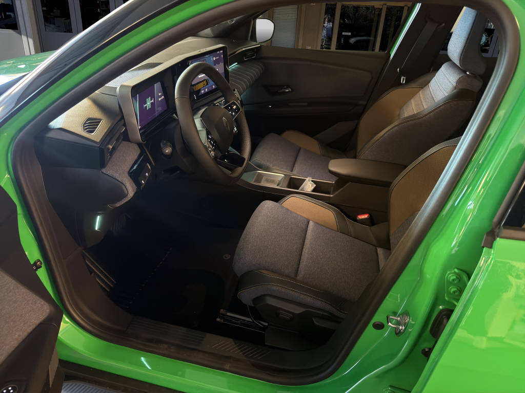 RENAULT R5 E-Tech Comfort Range techno-image-5