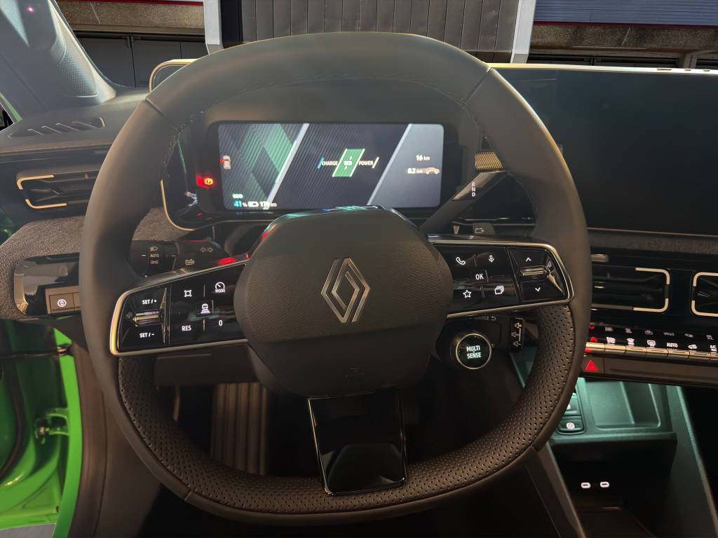 RENAULT R5 E-Tech Comfort Range techno-image-7