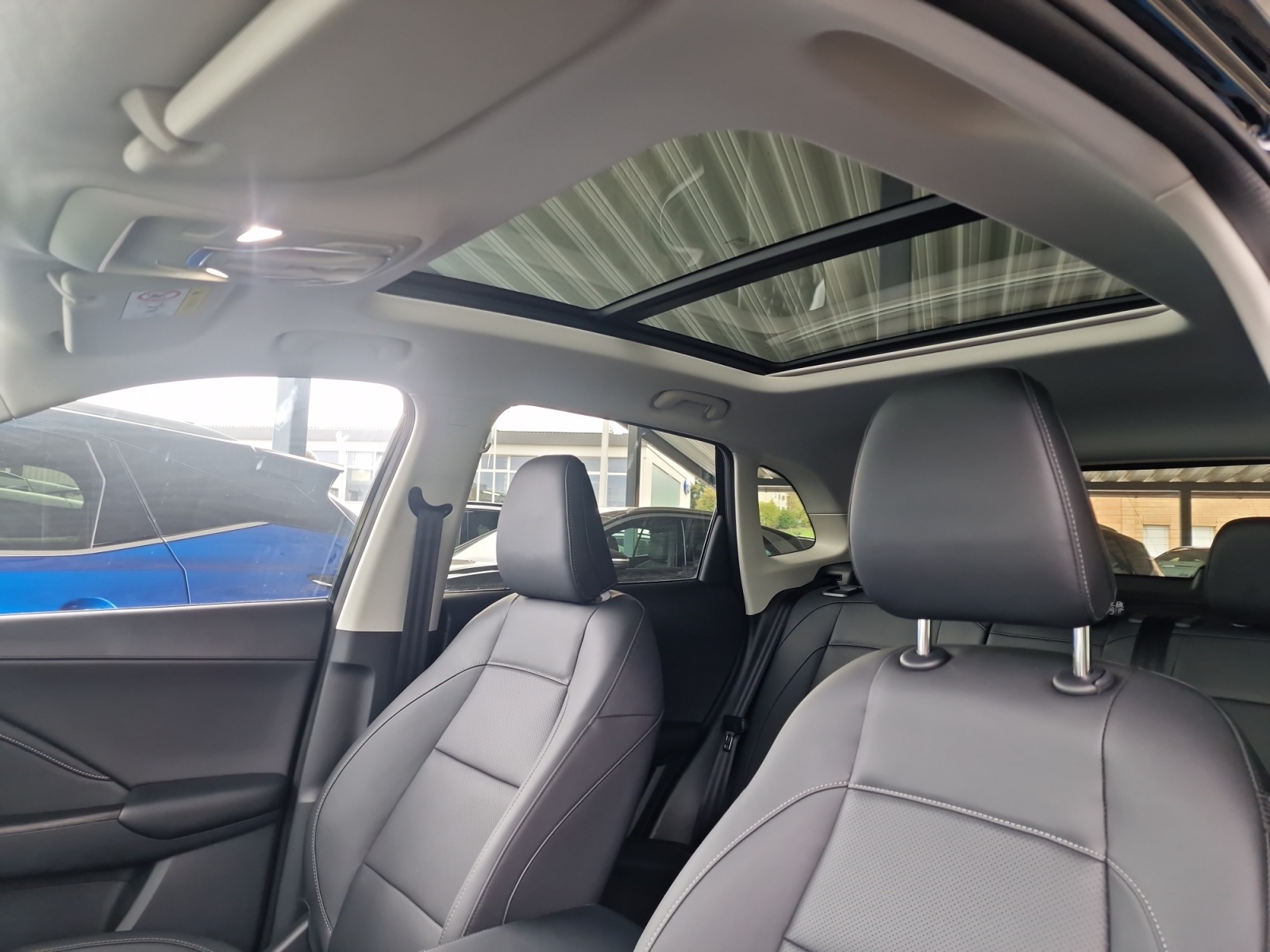 MG ZS 1.5 Hybrid+ Luxury Panorama-image-11