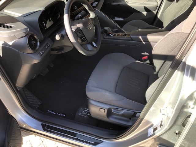 TOYOTA 2.0 HEV Trend 4x4-image-3