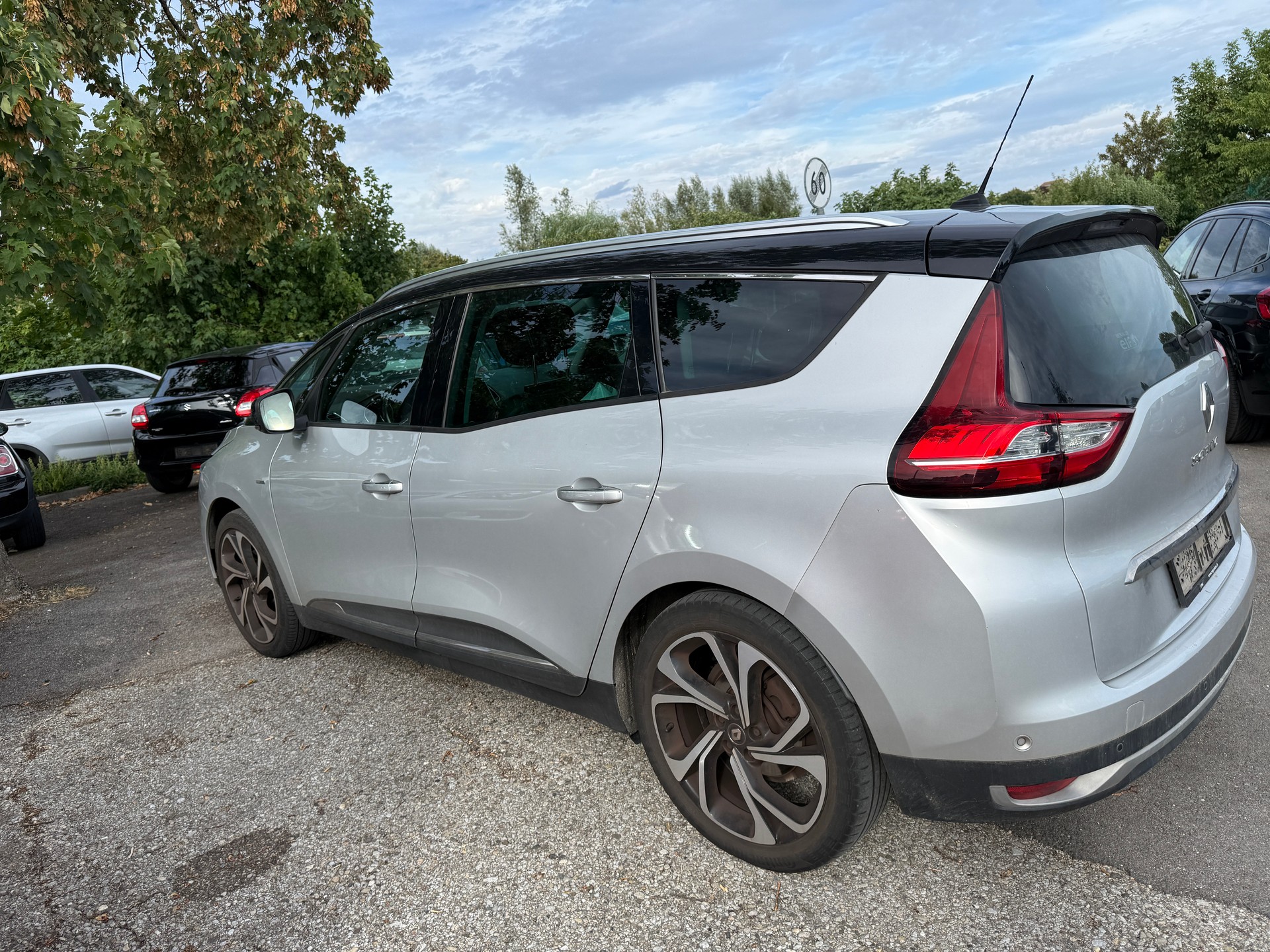 RENAULT Grand Scénic 1.2 16V Turbo Bose-image-9