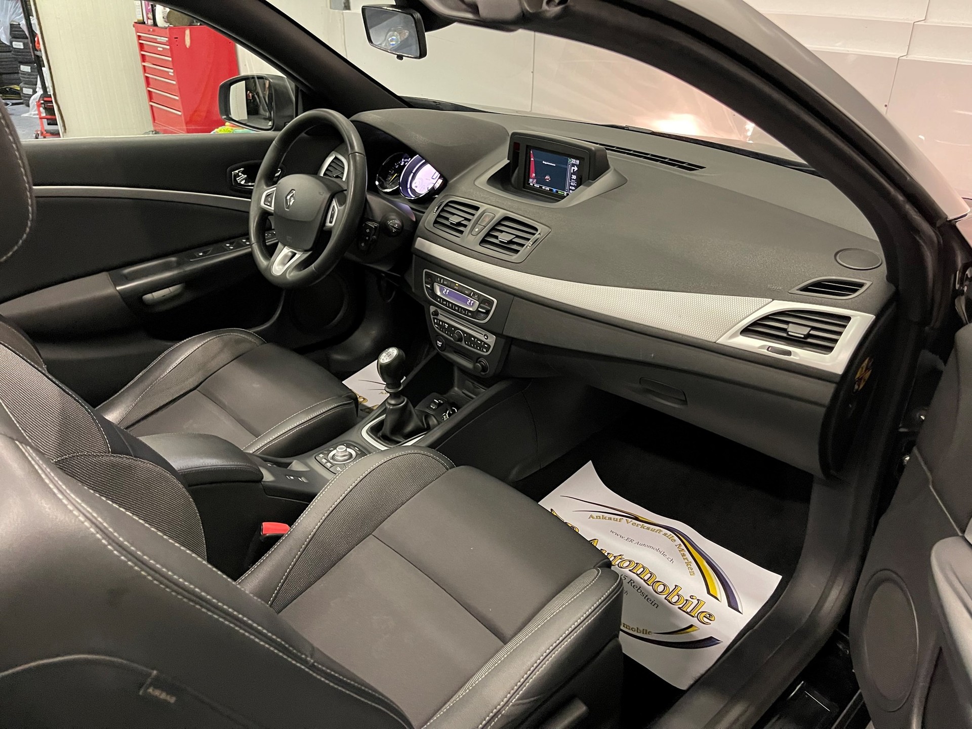 RENAULT Mégane CC 1.4 16V Turbo Dynamique-image-9
